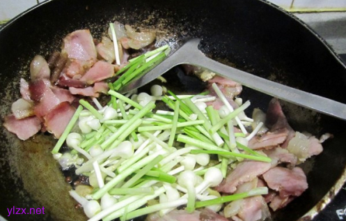 小根蒜炒腊肉可以抑制高血脂吗?小根蒜炒腊肉防止动脉硬化